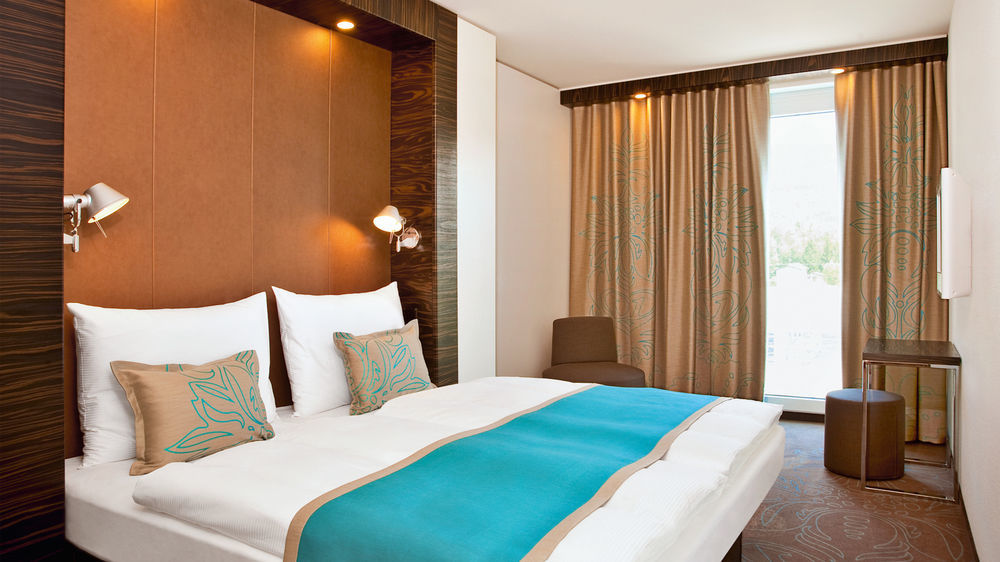 Motel One Frankfurt Messe Франкфурт-на-Майне Экстерьер фото